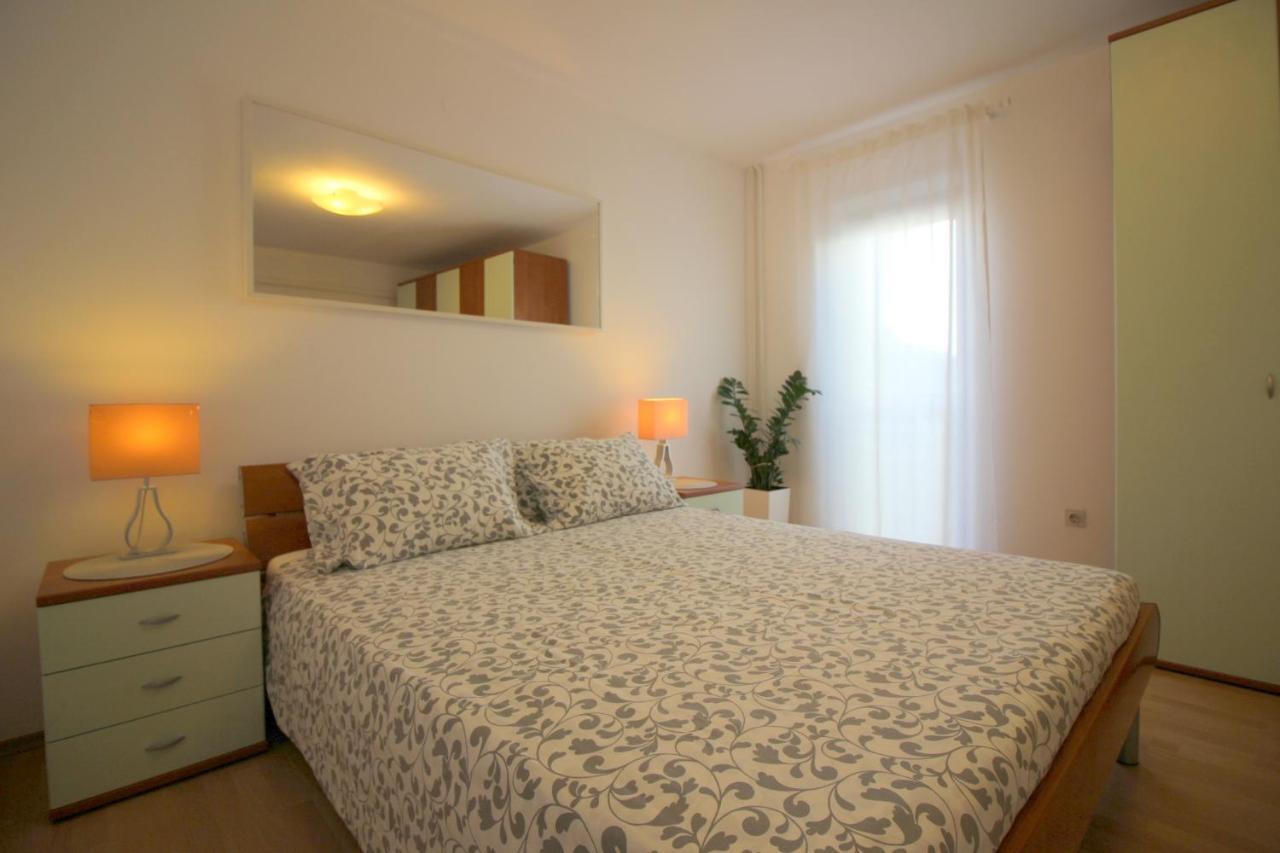 Modern Apartment Sabina With Nice Garden Poreč Exterior foto