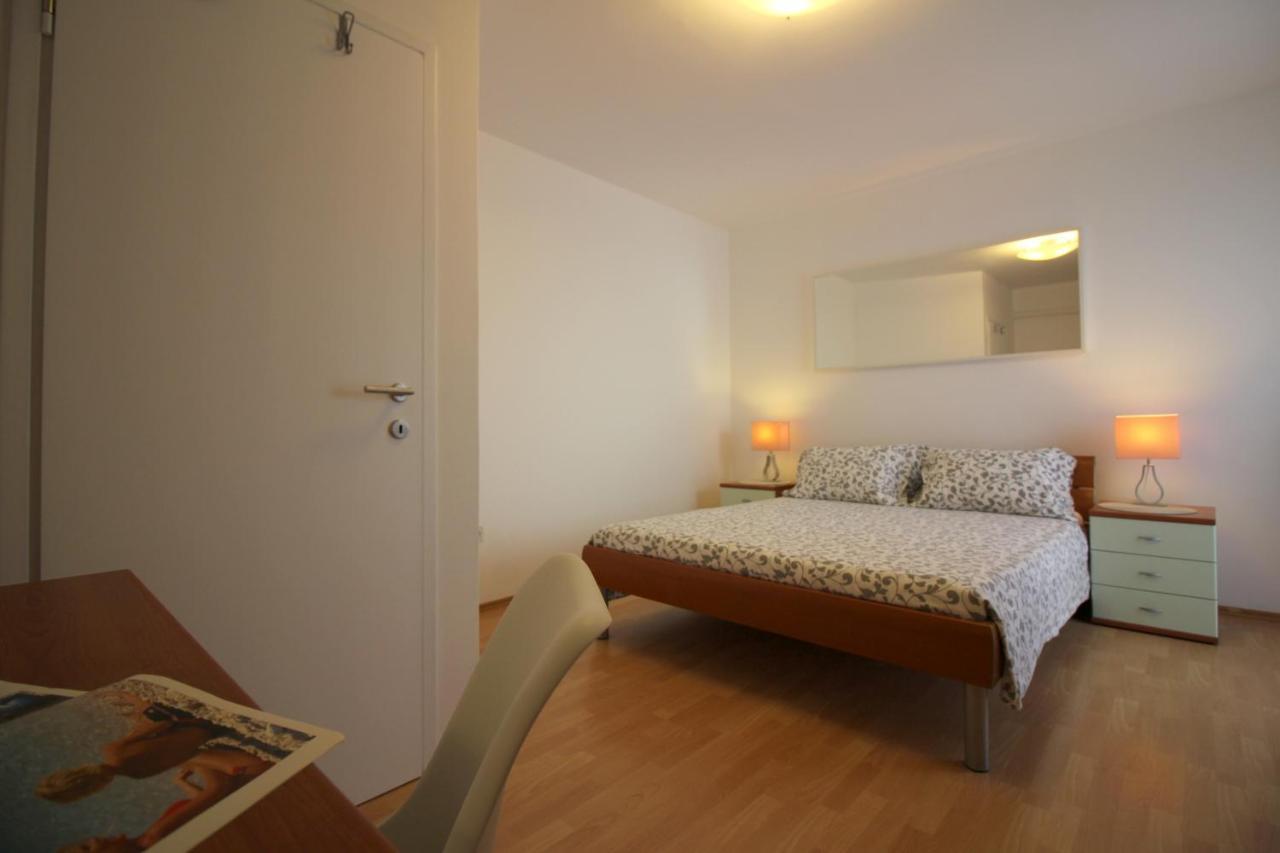 Modern Apartment Sabina With Nice Garden Poreč Exterior foto