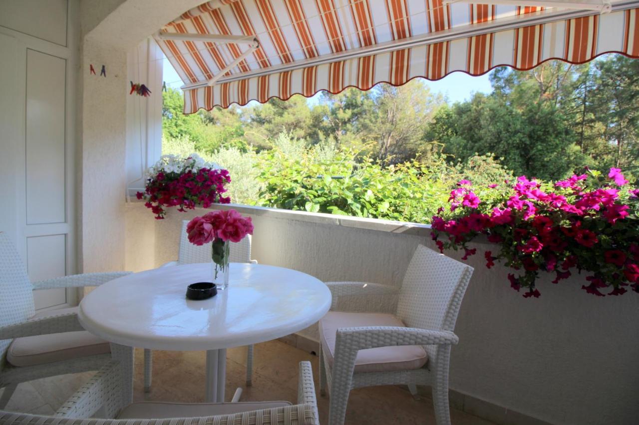 Modern Apartment Sabina With Nice Garden Poreč Exterior foto